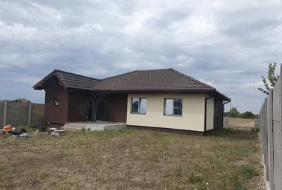 Casă cu 4 camere cu Teren 532 Mp în Remetea Mare - 9