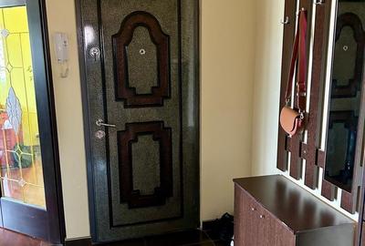 Apartament cu 3 camere decomandat în Exterior Vest - 1