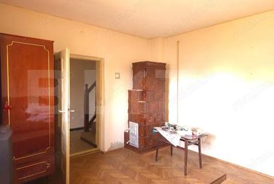 Casă cu 6 camere cu Teren 920 Mp în Central - 8