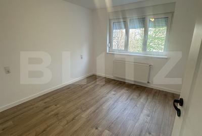 Apartament cu 3 camere semidecomandat în Micro 15
