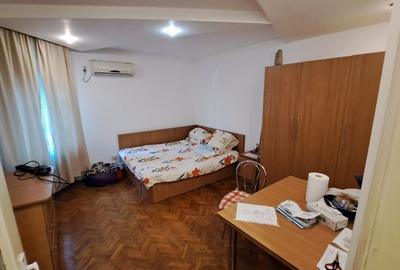 Piata Victoriei, garsoniera de vanzare, p/8, centrala proprie, 29 mp, bloc mixt - 1