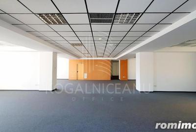 Spațiu comercial, de 386.4 mp, în Centrul Civic - 8