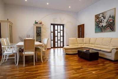De Vanzare Apartament in casa Central - 3