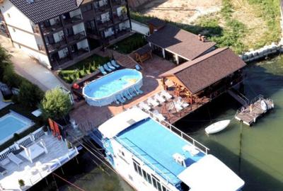 Spațiu comercial, de 800 mp, în Eșelnița - 7