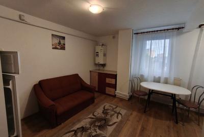 Apartament cu 2 camere decomandat în Podu Roș