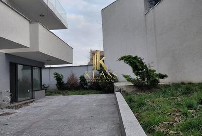 Apartament cu 4 camere în P-ța Unirii