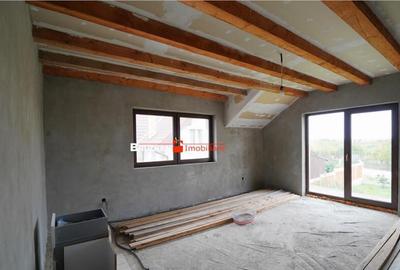 Sanmartin - Vila cu 3 apartamente si potential de - 8