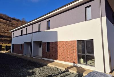 Duplex cu 4 camere cu Canalizare în Florești - 5