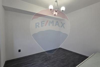 Apartament cu 3 camere semidecomandat în Dămăroaia - 4