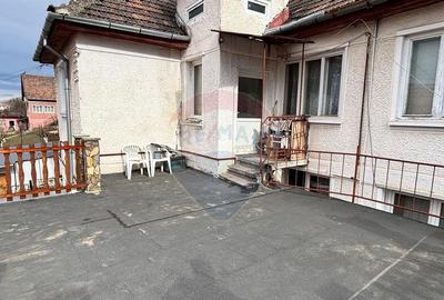 Casa duplex, 3 camere, curte, terasa, in zona linistita - 2