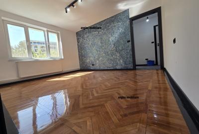 Apartament cu 3 camere în Central - 1