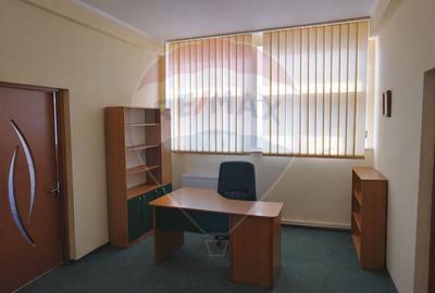 Spațiu comercial, de 200 mp, în Central - 11