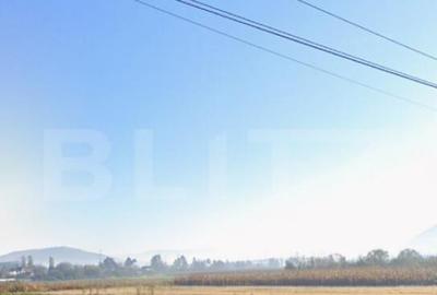 Teren de 5000 mp, în Central