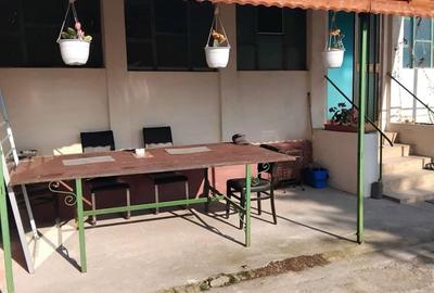 Casă cu 4 camere în Central - 2