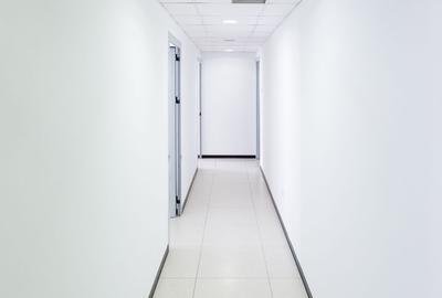 Birou, de 2,207 mp, în Vest - 24