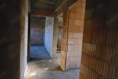 Vand imobil P+1 cu vedere la lacul Techirghiol Vand imobil P+1 cu vedere la lacul Techirghiol - 2