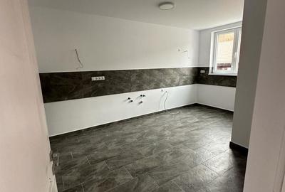 Casă cu 7 camere cu Teren 420 Mp în Corunca - 2