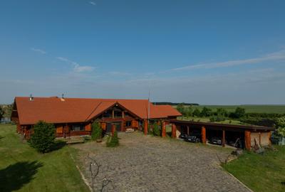 Proprietate Spectaculoasa - Sanctuar de liniste - Teren 4.7Ha - 1.000 MP Utili - 1