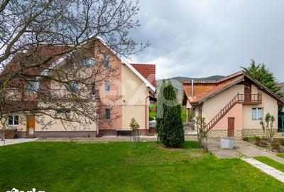 Casă cu 5 camere cu Teren 3659 Mp în Sărata - 1