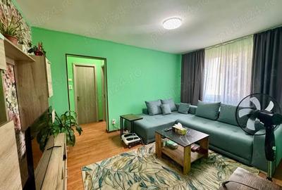 Proprietar, de vanzare apartament 3 camere parc Humule?ti, soseaua Salaj.