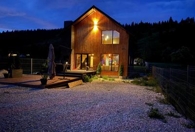 Leresti Arges Vila 5 camere, 2022, 180mp zona linistita de munte, teren 900mp - 2