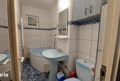 Apartament cu 2 camere decomandat în Micro 17