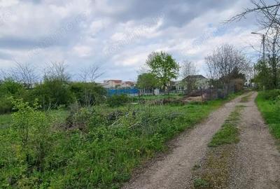 Teren de 800 mp, în Central