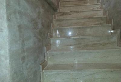 Casă cu 5 camere cu Teren 336 Mp în Central