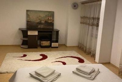 APARTAMENT 3 CAMERE DECOMANDAT CONFORT 0 ZONA TROCADERO - 1