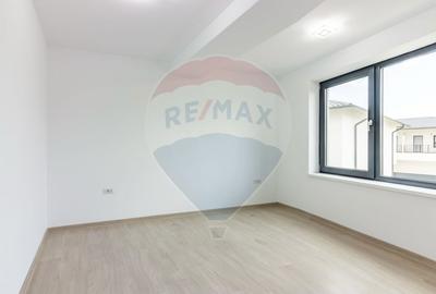 Casă individuală cu 5 camere cu Teren 210 Mp în Odăi - 11