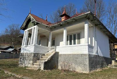 Casă cu 2 camere în Aluniș - 3