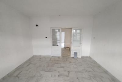 Berliste, Casa pt 2 Familii, la Sosea, Pret Negociabil - 1