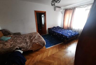 Apartament cu 2 camere, etajul 1/4, zona Podu Ros - 2