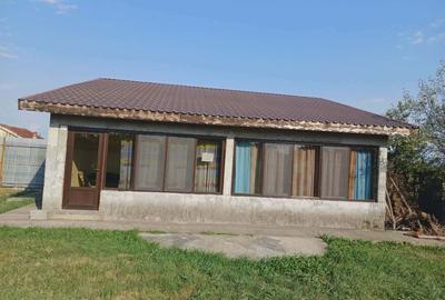 Casă cu 4 camere în Central - 8