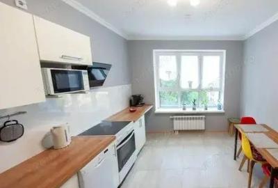 Apartament cu 2 camere decomandat în Girocului