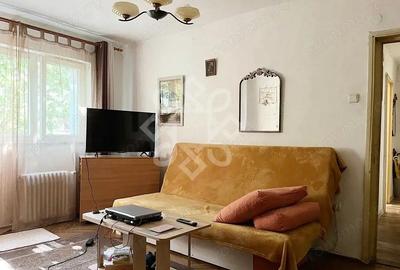 Apartament cu 3 camere semidecomandat în Nufărul