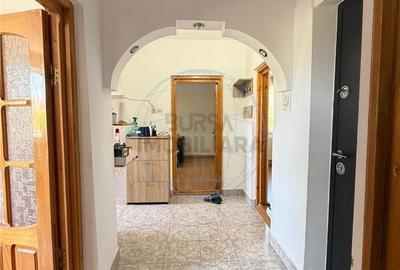 Apartament cu 3 camere decomandat în Sud - 5