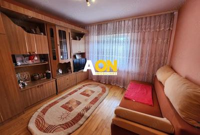 De vanzare apartament 3 camere, zona Cetate - 2