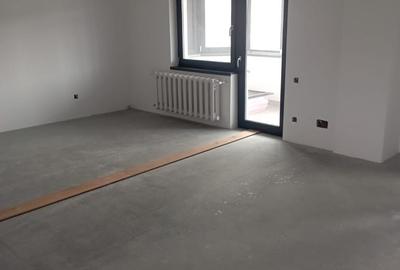 Apartament cu 3 camere decomandat în Traian - 2