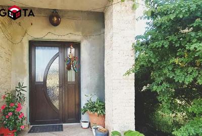 Casă cu 5 camere cu Teren 733 Mp în Luna - 3