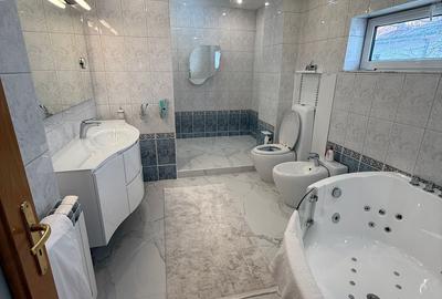 Casă individuală cu 7 camere cu Teren 200 Mp în Dorobanți - 17