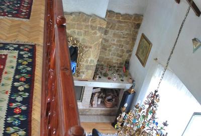 Casă în Topoloveni - 12