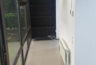 Spațiu comercial, de 32 mp, în Central - 7