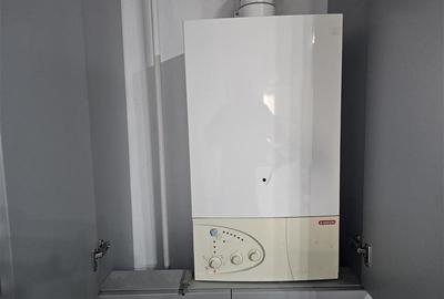 Apartament cu 3 camere decomandat în Micro IV - 20