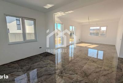 Casă cu 5 camere cu Teren 500 Mp în Jucu - 12