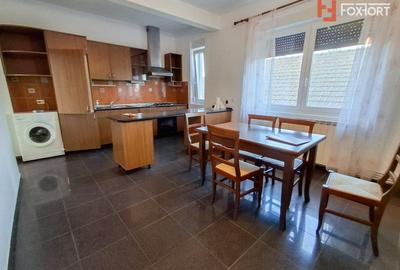 Apartament 3 camere decomandat de inchiriat la casa, zona Crisan Apartament 3 camere decomandat de inchiriat la casa, zona Crisan - 8