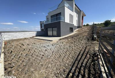 Casă cu 6 camere cu Teren 479 Mp în Central - 4