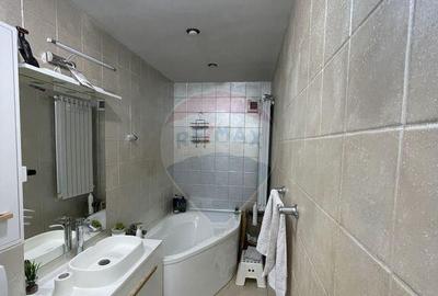 Apartament cu 4 camere de vanzare in zona Central - 10