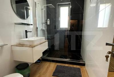 Apartament cu 4 camere decomandat, mobilat în Central