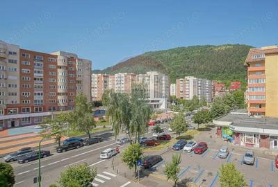 De vanzare 4 camere Racadau-zona Parcul Trandafirilor - 2